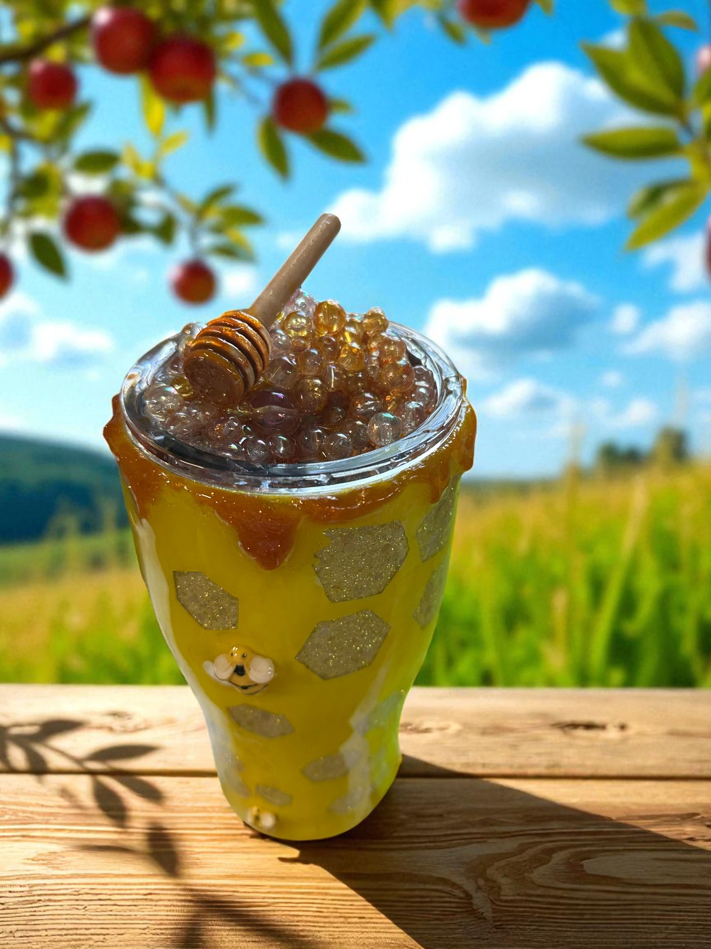 30 ounce honey bee with topper